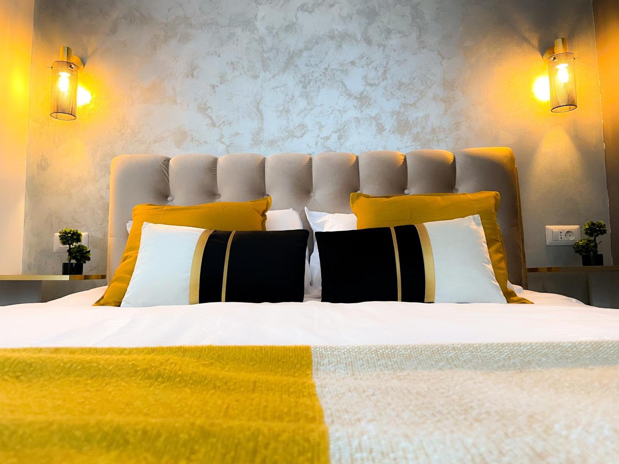 Appartamento Metropolis Elegance Bucarest Esterno foto