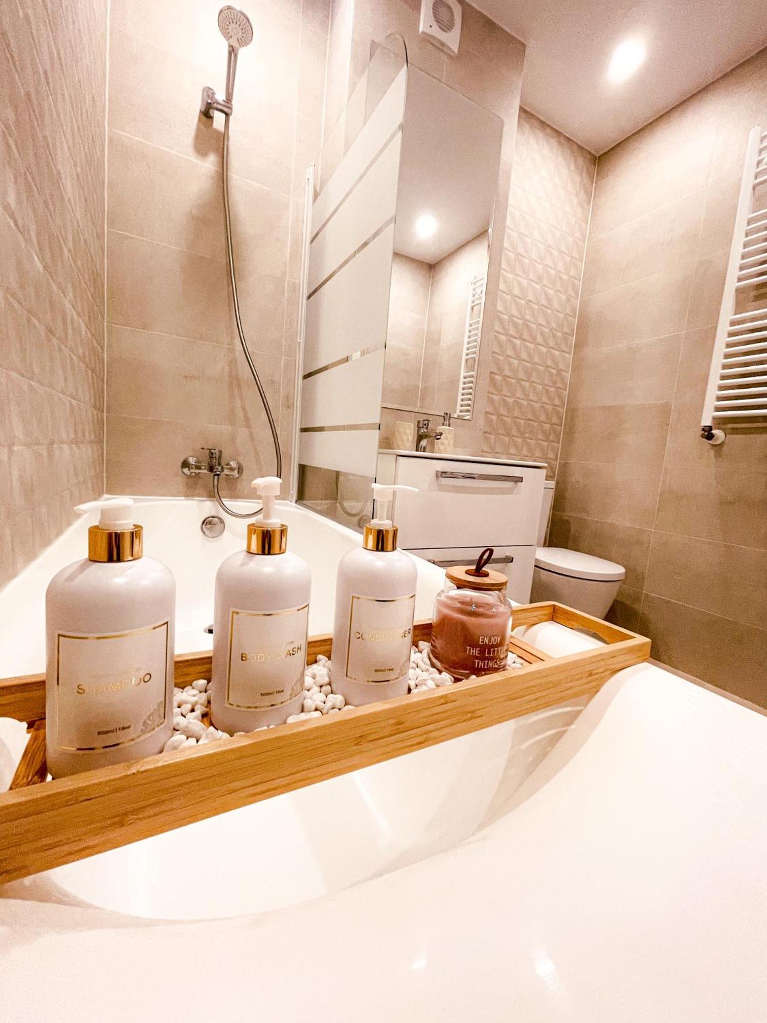 Appartamento Metropolis Elegance Bucarest Esterno foto