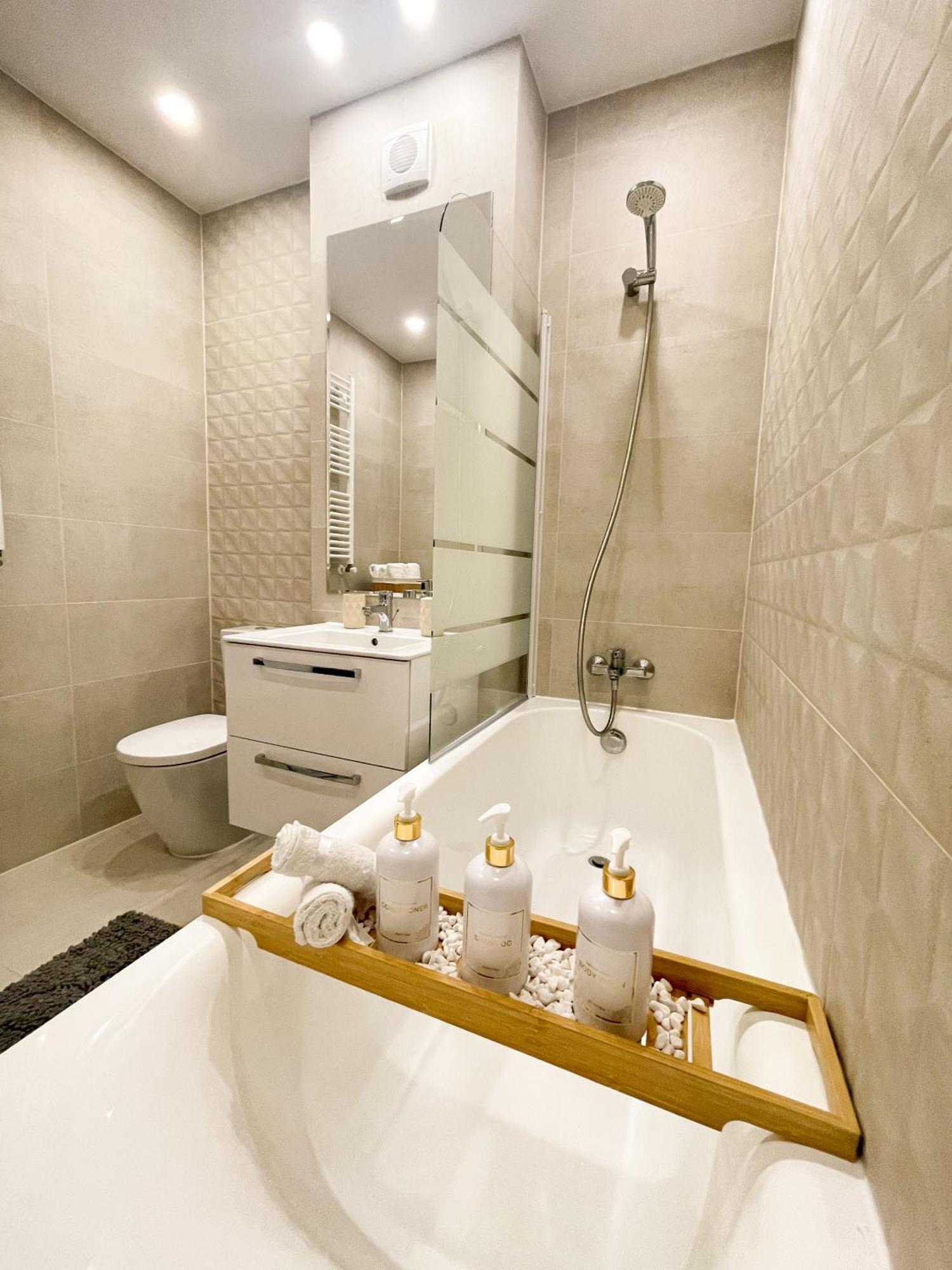 Appartamento Metropolis Elegance Bucarest Esterno foto