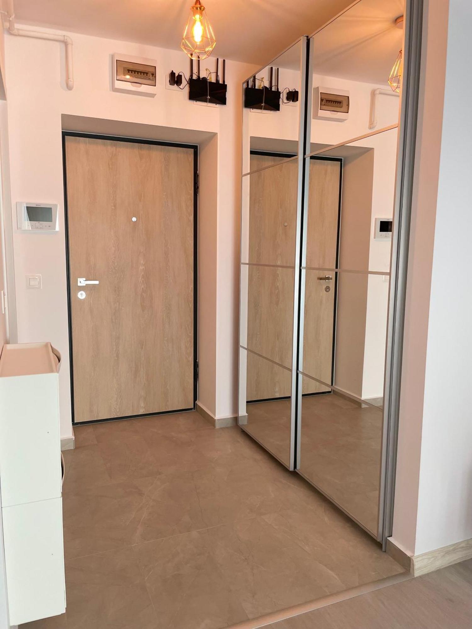 Appartamento Metropolis Elegance Bucarest Esterno foto