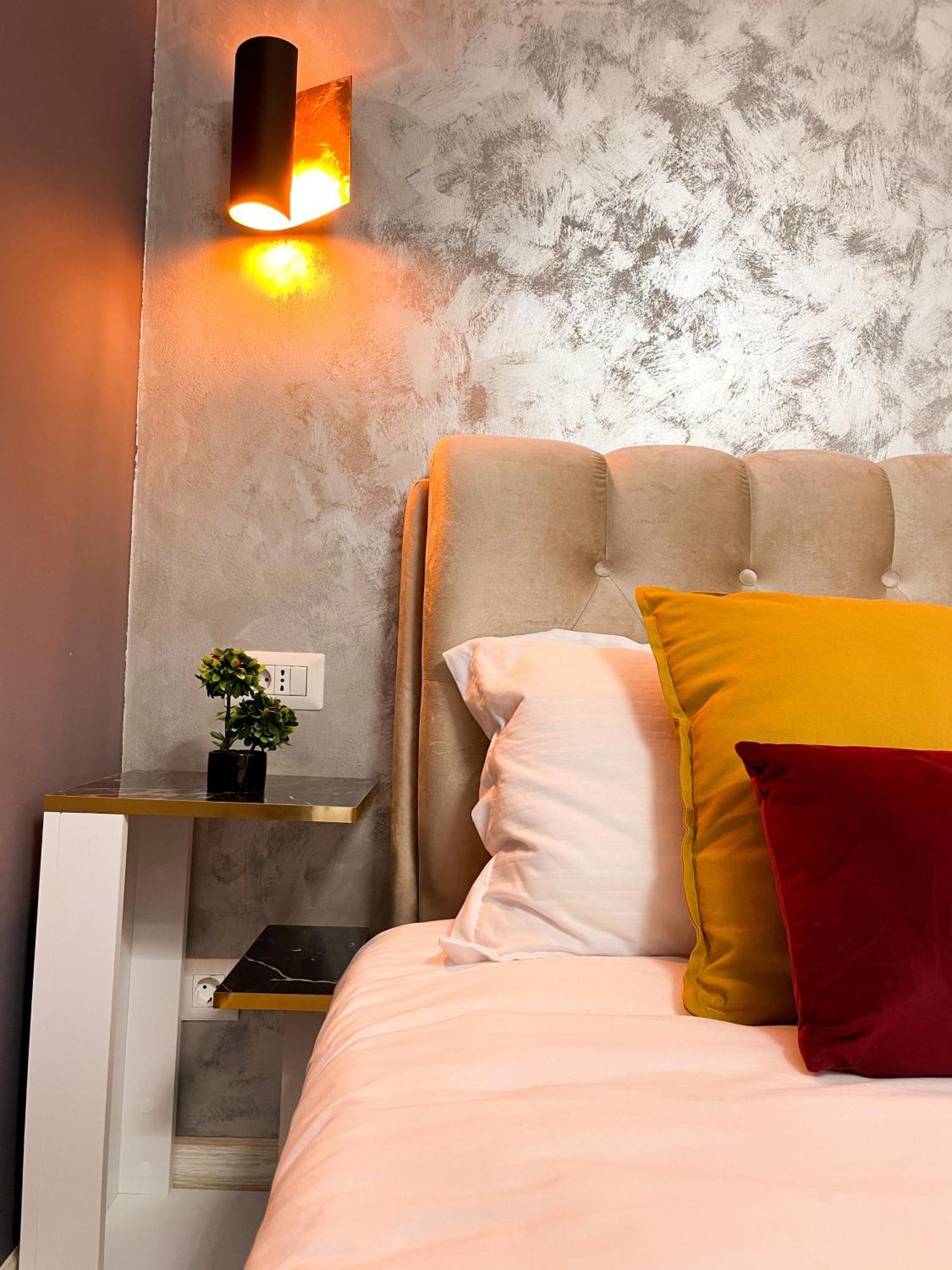 Appartamento Metropolis Elegance Bucarest Esterno foto