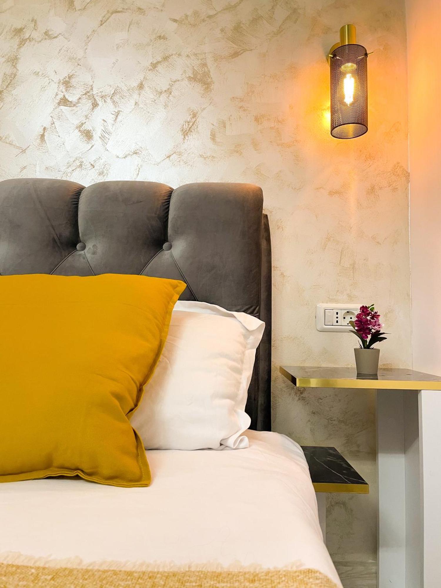 Appartamento Metropolis Elegance Bucarest Esterno foto